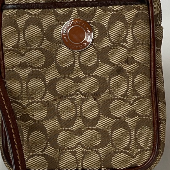 Coach wristlet - Picture 3 of 5